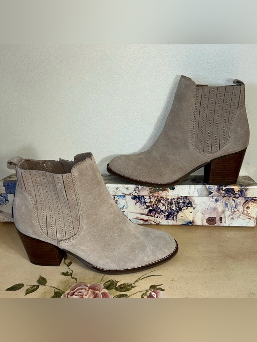 Crown Vintage Light Tan Suede Leather Ankle Boots